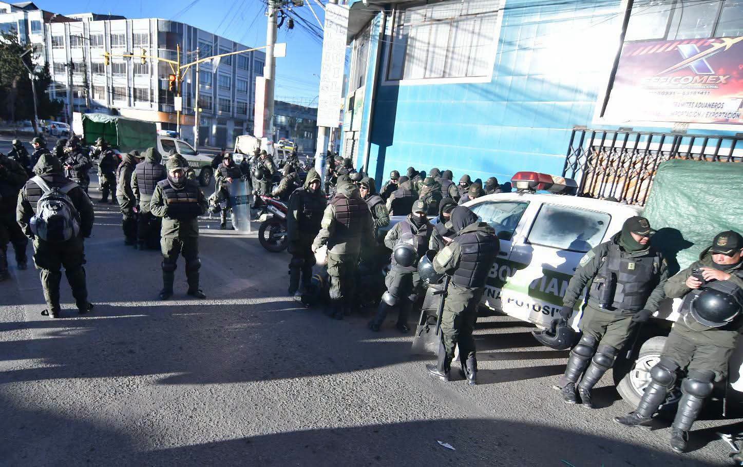 Gobierno: “Donde todavía haya resistencia las fuerzas del orden trabajarán de manera proporcional”