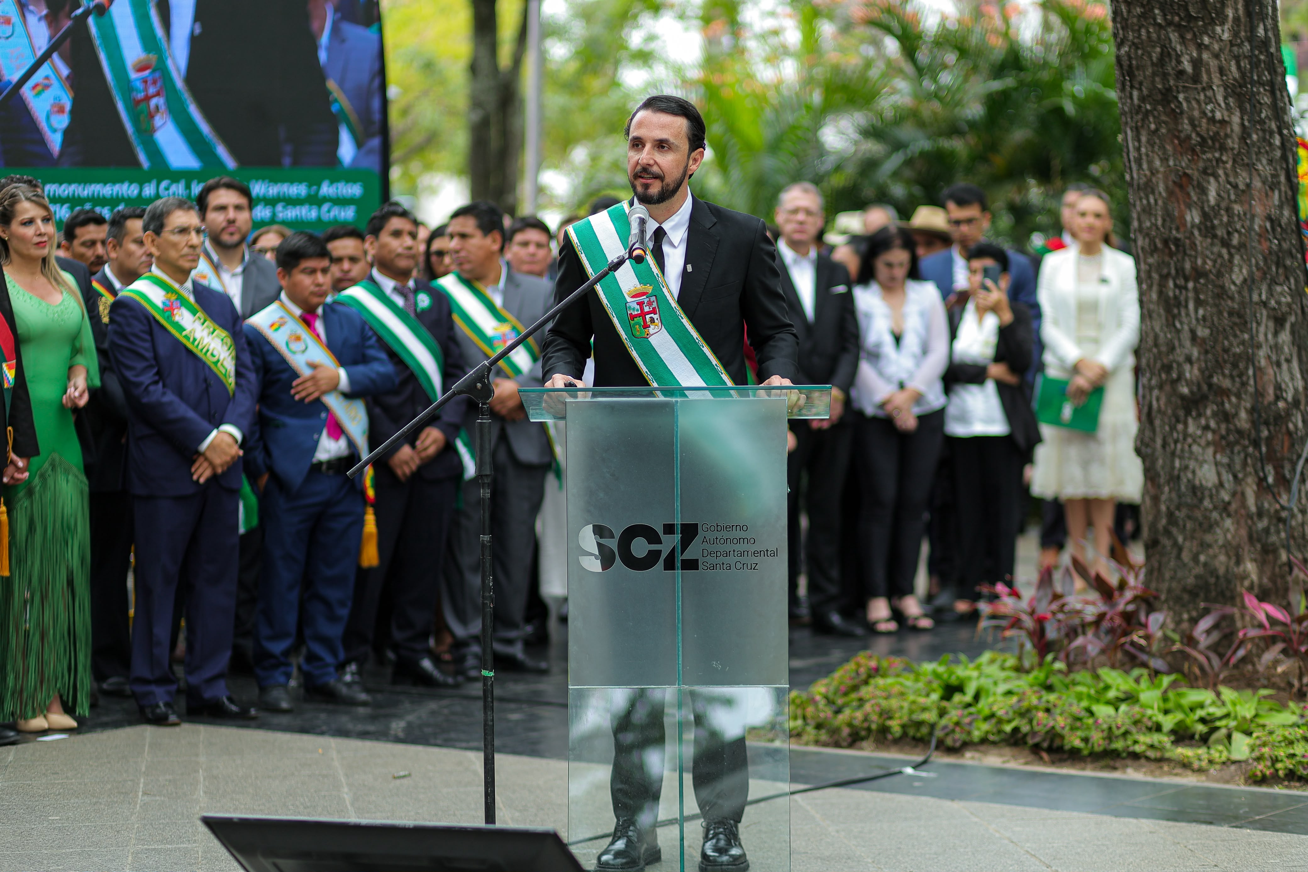 Santa Cruz celebra 216 años y Velasco plantea una agenda de autonomía y desarrollo