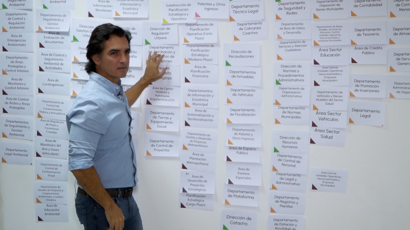 Mamen Saavedra pone fin a la “alcaldía agencia de empleo” y promete convertir burocracia en obras para Santa Cruz