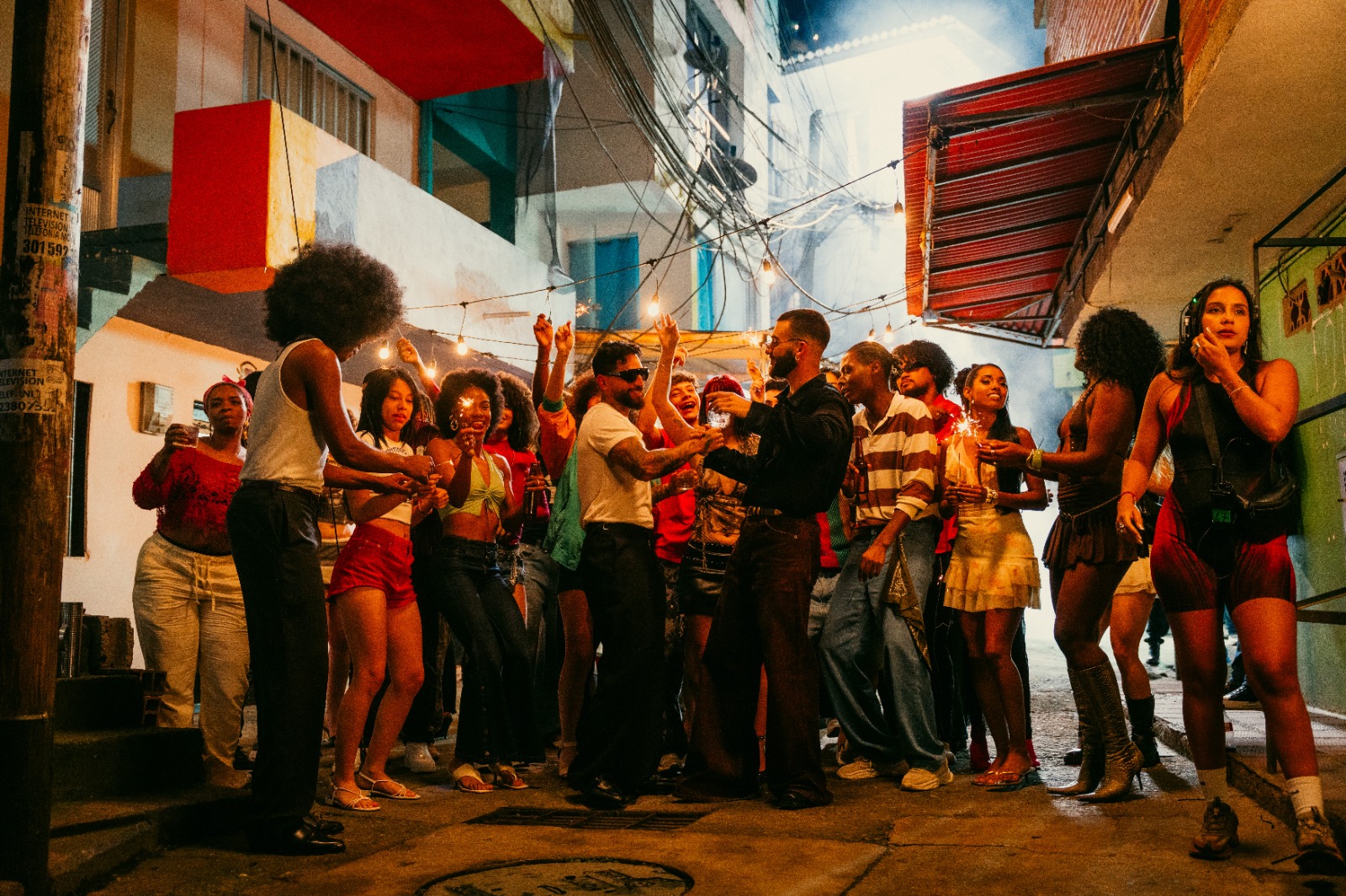 Manuel Turizo y Maluma presentan “Apambichao”