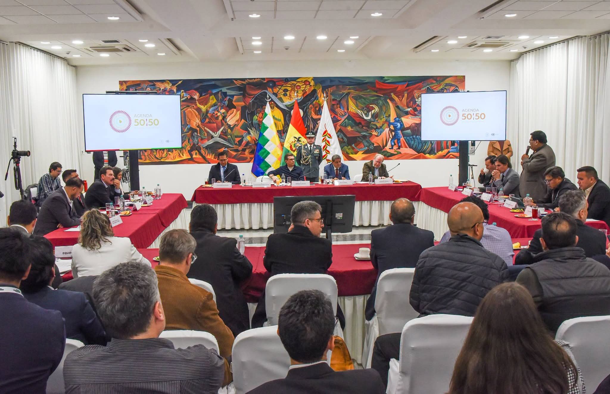 Alcaldes lograron compromiso de que el ahorro del diésel se distribuya a municipios