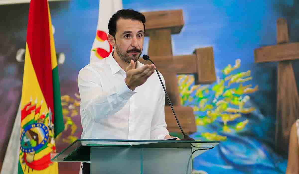 Velasco asegura que el modelo 50/50 pondrá fin al paro de salud y cuestiona al Gobierno