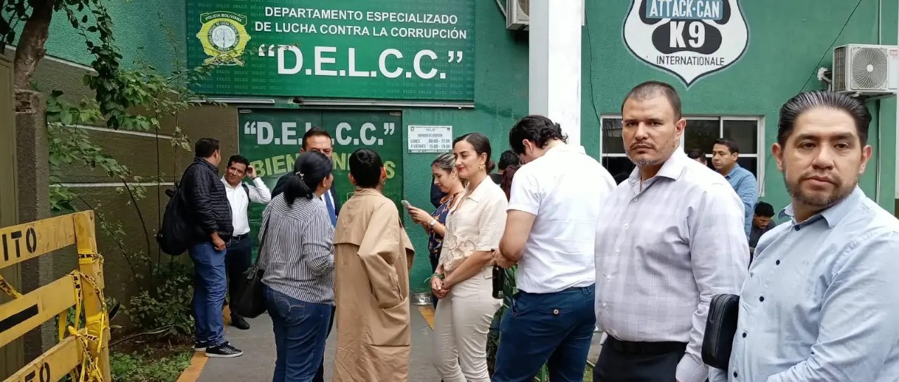 Jhonny Fernández no se presentó a declarar; su abogado dice que “está internado” por problemas de salud