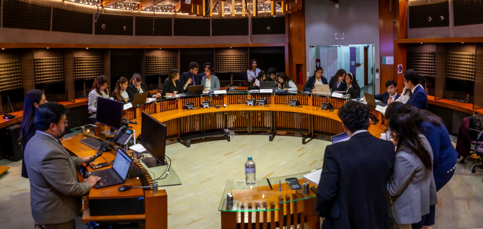 La BBV renueva el Juego de la Bolsa y reúne a estudiantes de todo el país en una nueva experiencia de competencia bursátil