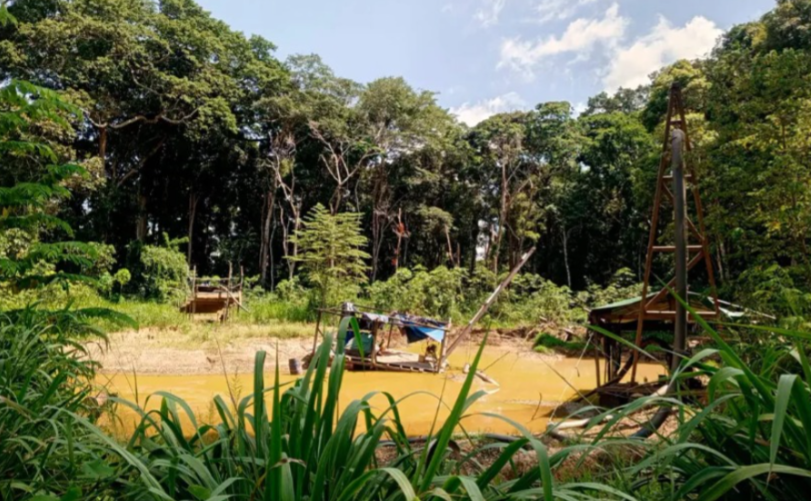 Gobierno interviene zonas con minería ilegal y apunta a controlar el mercurio