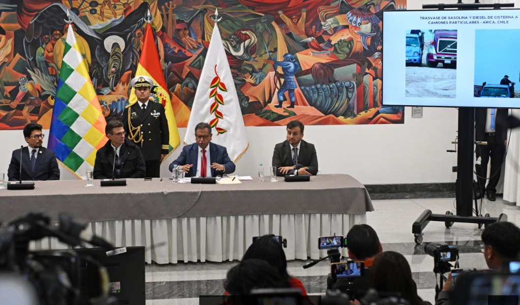 Presidente Paz denuncia sabotaje y robo transnacional de gasolina y diésel