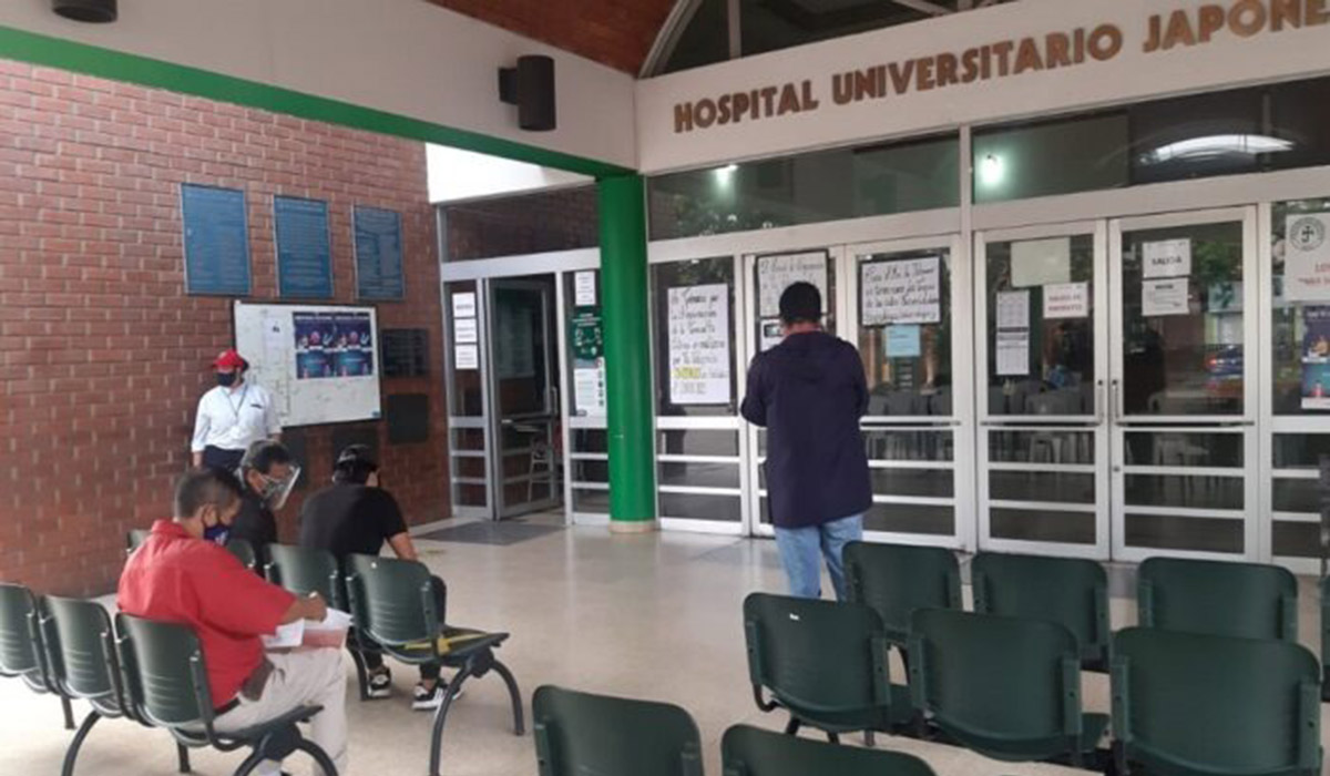 Médicos continúan en paro indefinido y pacientes siguen sin atención en hospitales