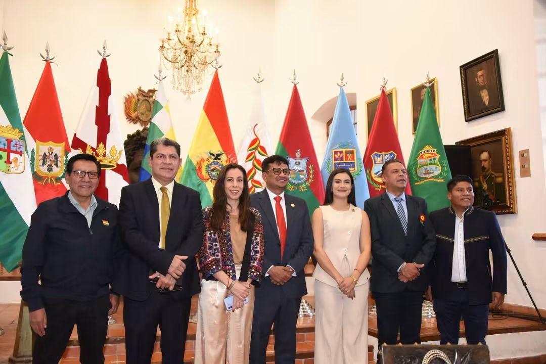 “El Estado se construye desde las regiones”: Rodrigo Paz y gobernadores instalan reunión por el 50-50
