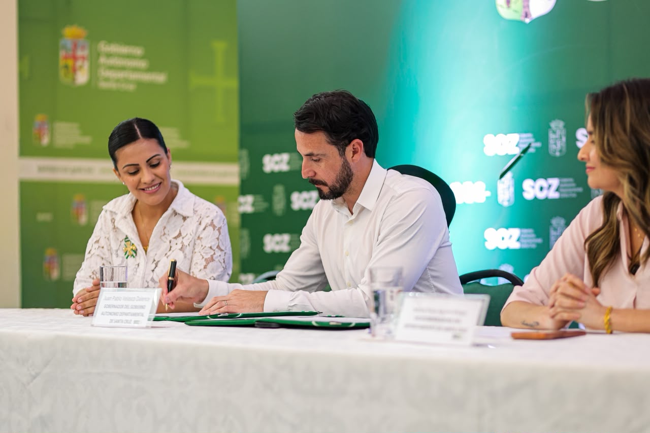 Gobernador Velasco promulga ley antibloqueo que busca proteger el libre tránsito en Santa Cruzl