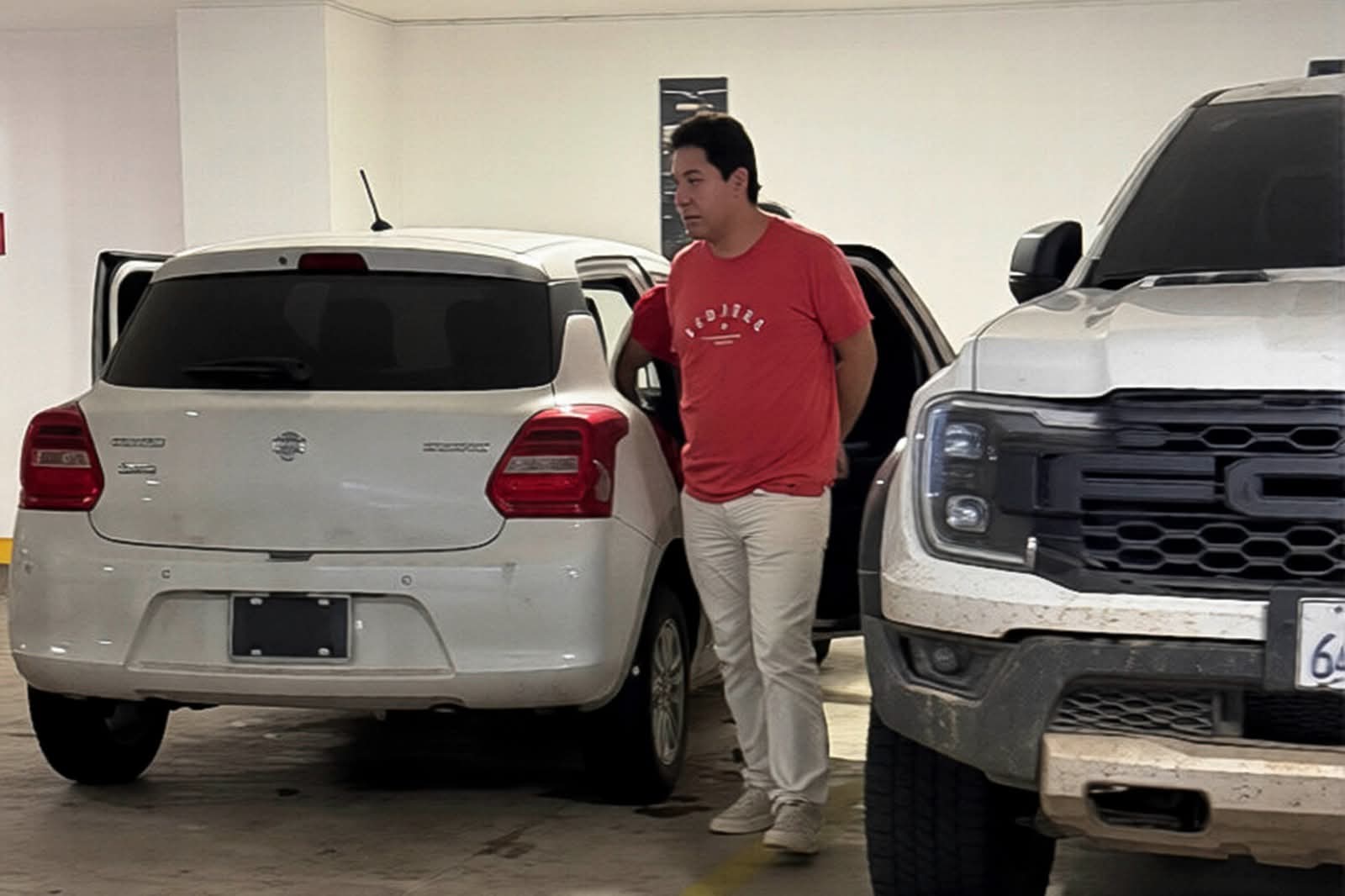 El hijo de Arce intentó huir, pero fue capturado junto a cuatro sujetos, afirma el Gobierno