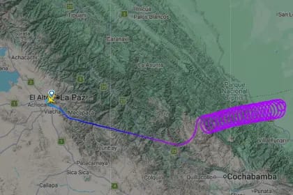Reportan que una aeronave sobrevolaba de manera irregular en Cochabamba y perdió contacto con la torre de control