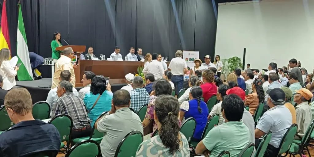 INRA entrega 300 títulos de propiedad rural a productores de Santa Cruz