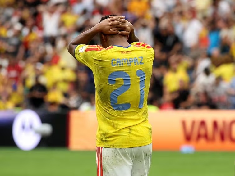 Por amenazas tras la eliminación del Mundial, Campaz decide no regresar a Colombia por seguridad