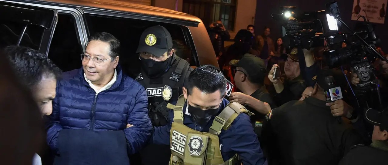 El Gobierno denuncia que un juez de Santa Cruz ordenó que Luis Arce sea trasladado a una clínica y cuestiona su decisión