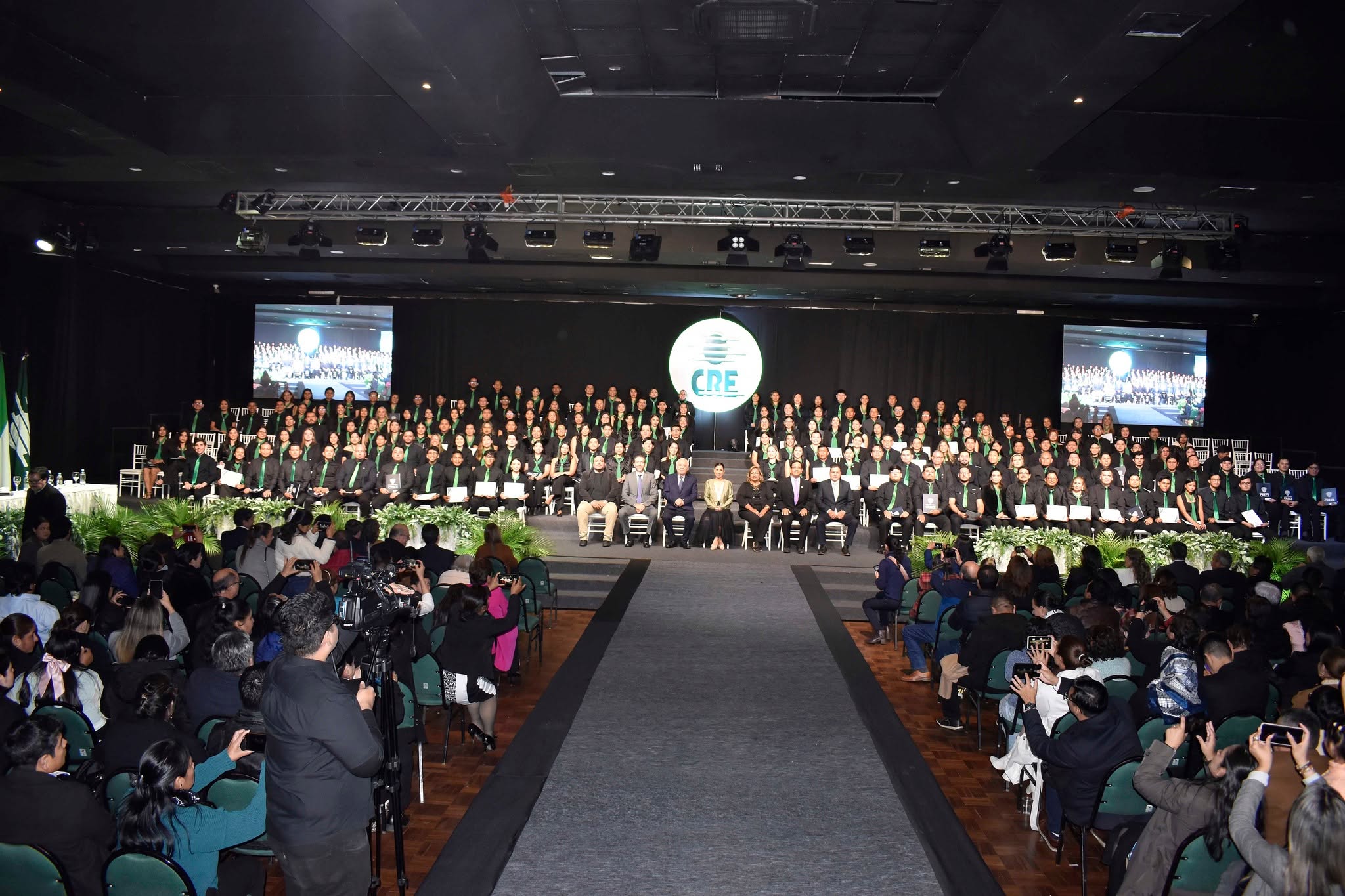 CRE fortalece su compromiso con Santa Cruz a través de educación, salud y desarrollo comunitario