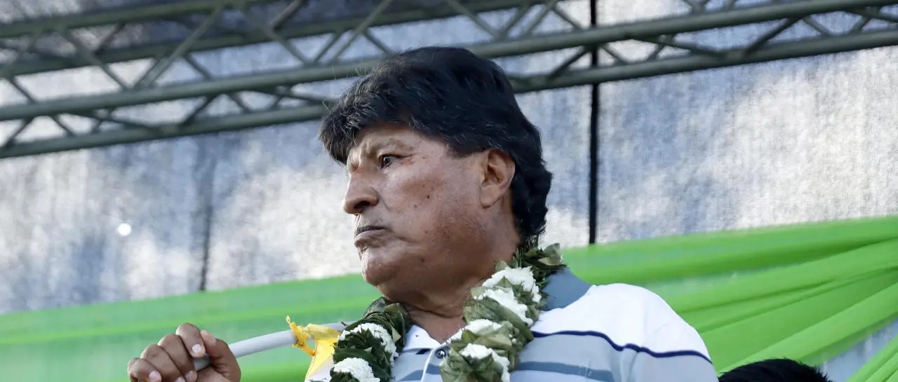 Ministro de Defensa pide a Evo Morales presentarse en la Justicia y evitar un derramamiento de sangre