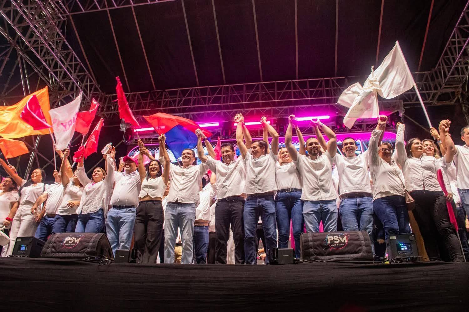 Gary Añez y Guido Nayar cerraron su campaña en el Cambódromo