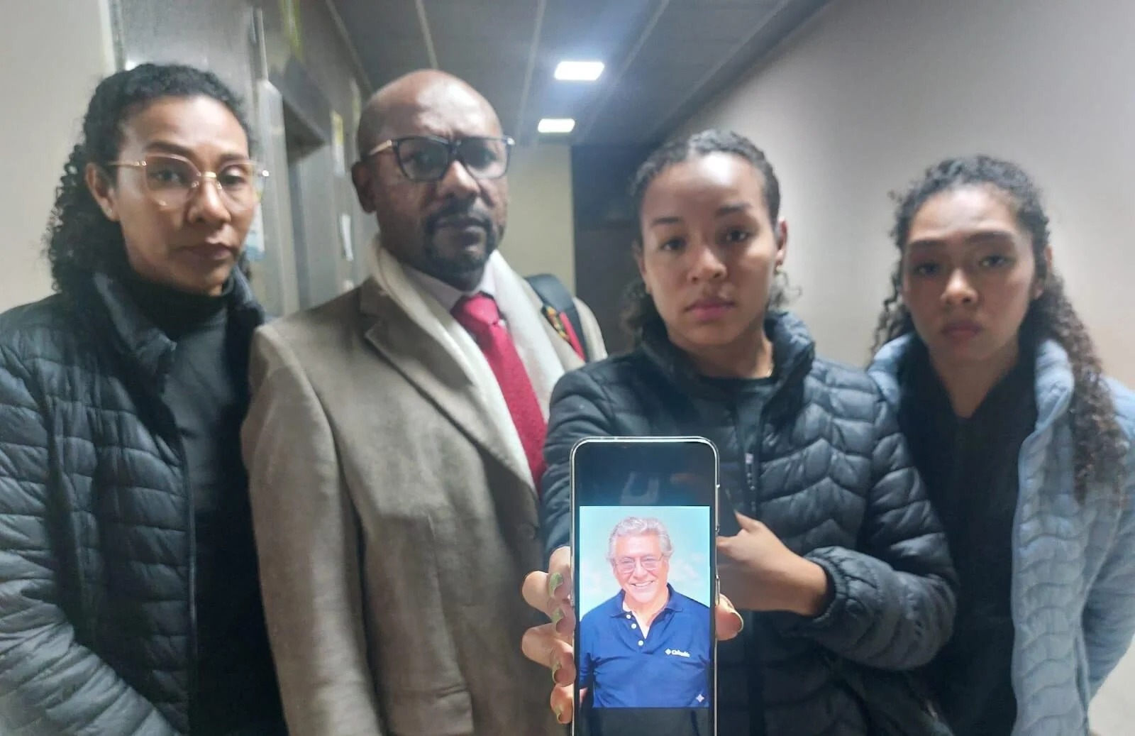 Imputado falta por tercera vez a audiencia y es declarado rebelde: familia de la víctima denuncia retardación de justicia y presunta protección