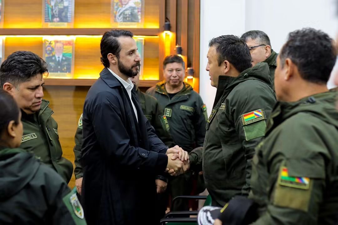 Gobernador pide al Gobierno “triplicar” presencia de policías y militarizar zonas rojas tras nuevos asesinatos en Santa Cruz