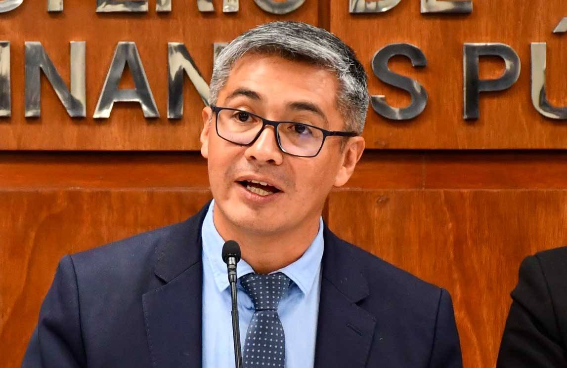 Gobierno no acepta incremento salarial de la COB y señala que varias de sus demandas ya fueron atendidas