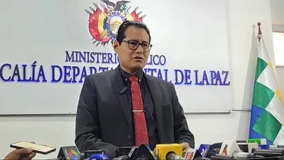 El fiscal de La Paz, Luis Carlos Tórrez, renuncia al cargo en medio de la búsqueda policial y el cerco a la Fiscalía