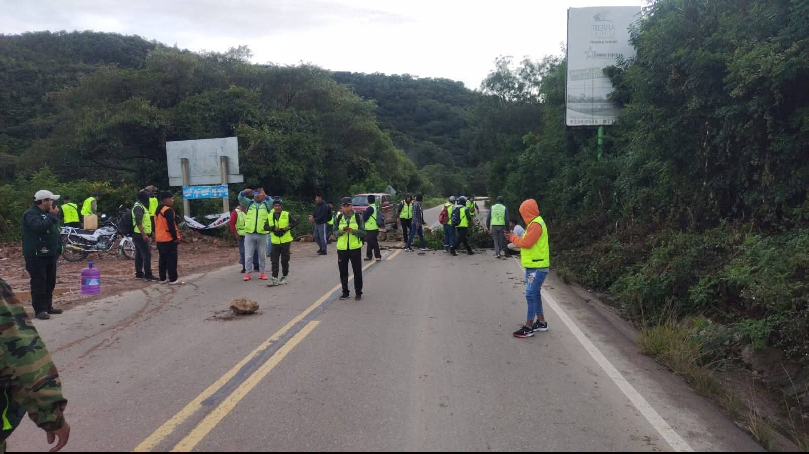 Habilitan la ruta a los valles cruceños tras suspensión de bloqueos de mototaxistas