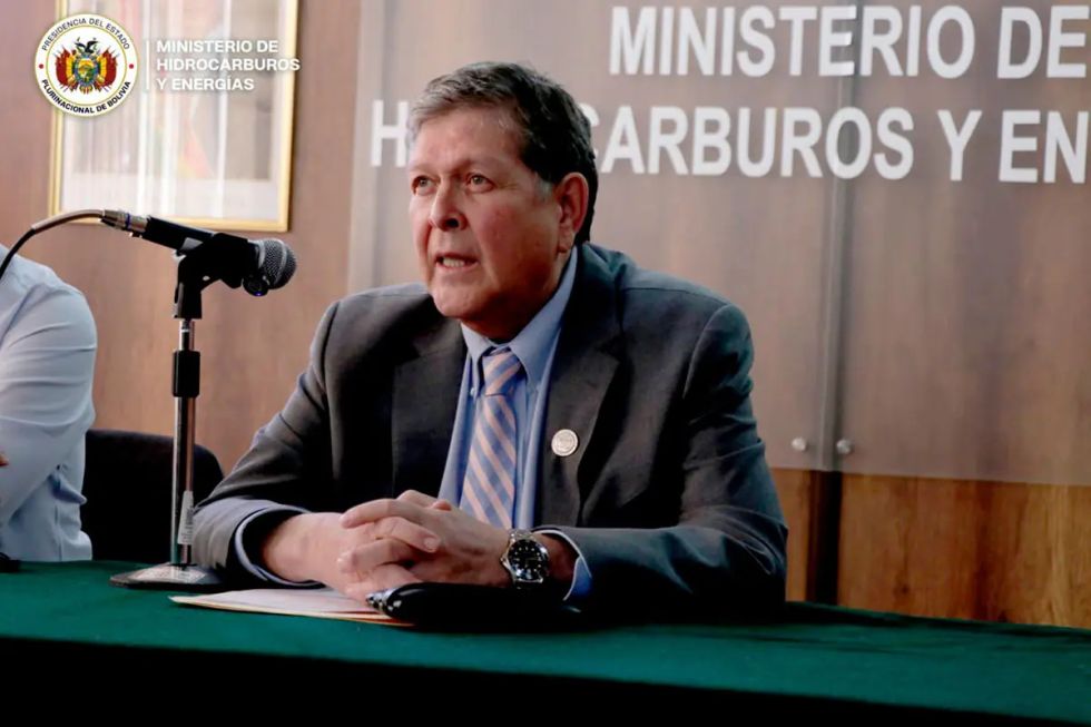Ministro de Hidrocarburos pide disculpas por las filas, pero evita dar fecha para normalizar el abastecimiento