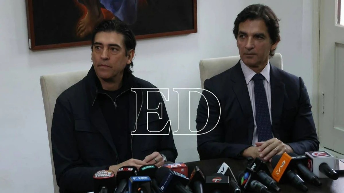 Gobierno entrega los primeros 400 cilindros para convertir micros de diésel a GNV en Santa Cruz de la Sierra